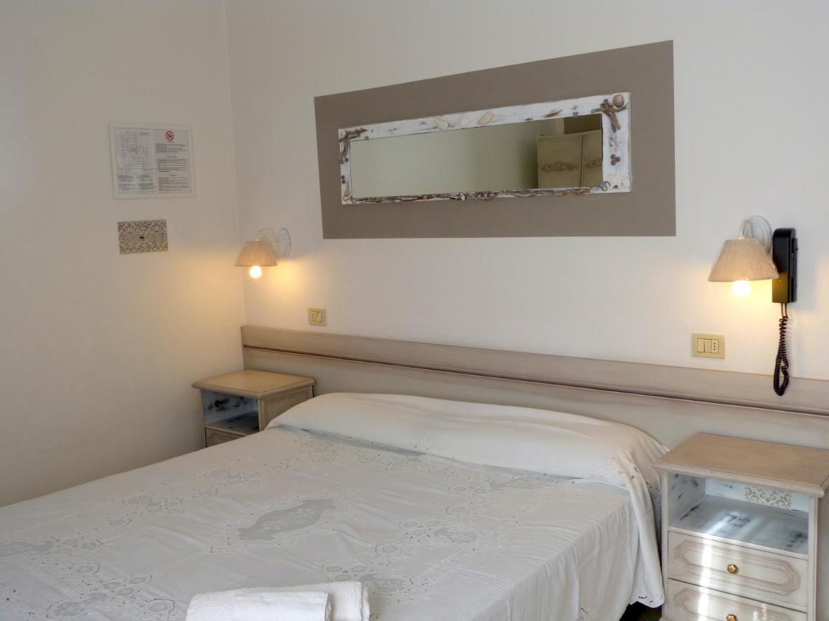 Hotel D'Annunzio Cattolica Room photo
